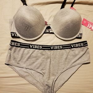 Vibes Bra and Panty Set